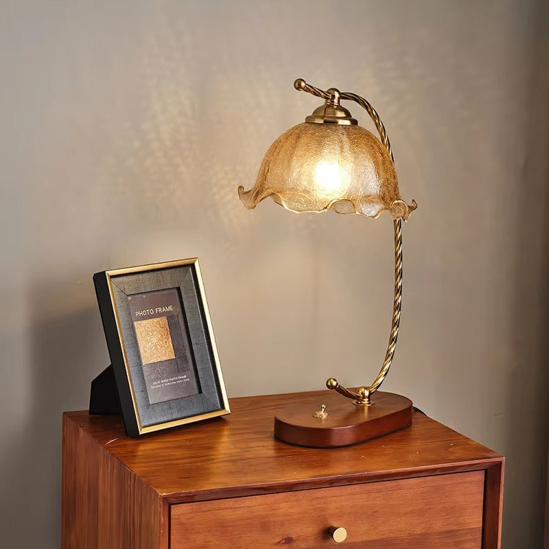 Vintage French Cream Style Table Lamp Retro Flower Bud Glass Lampshade Bedside Decor Atmospheric Night Light for Ambient Decoration
