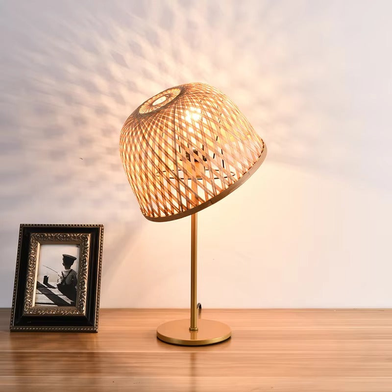 Modern Handmade Wicker Rattan Bamboo Table Lamp Retro Simple Creative Design Lighting for Home Decor Woven Table Lamp with Artisanal Craftsmanship
