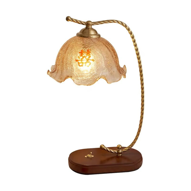 Vintage French Cream Style Table Lamp Retro Flower Bud Glass Lampshade Bedside Decor Atmospheric Night Light for Ambient Decoration