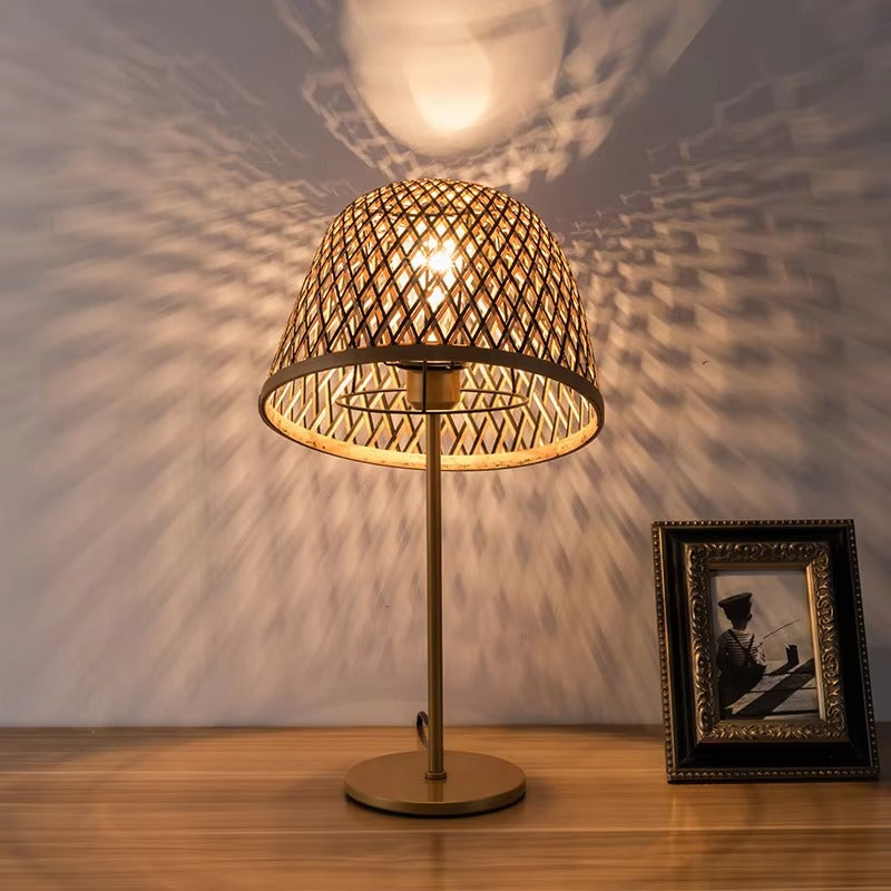 Modern Handmade Wicker Rattan Bamboo Table Lamp Retro Simple Creative Design Lighting for Home Decor Woven Table Lamp with Artisanal Craftsmanship