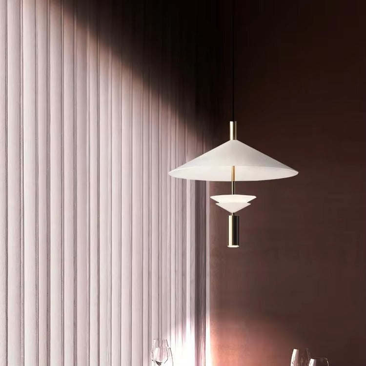 Postmodern Minimalist Nordic Flying Saucer Pendant Light Artistic Spotlight for Restaurants, Cafes, Milk Tea Shops & Hotels